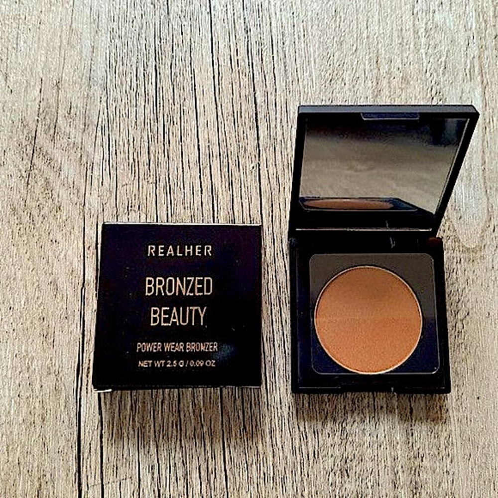 REALHER || Bronzed Beauty Power Wear Bronzer [2.5g] ⭐️NIB⭐️